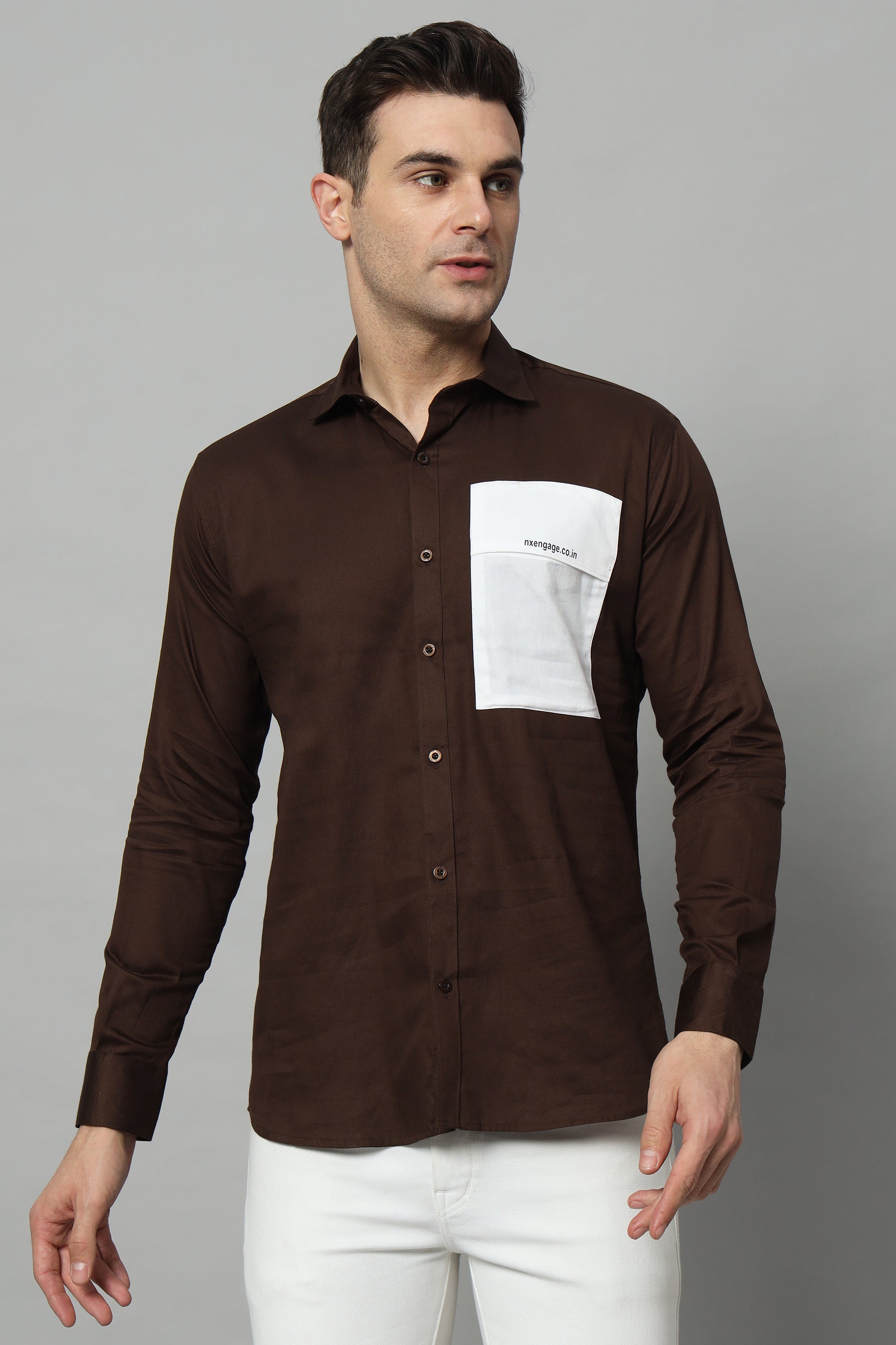 SIDE PATCH POCKET BROWN SHIRT