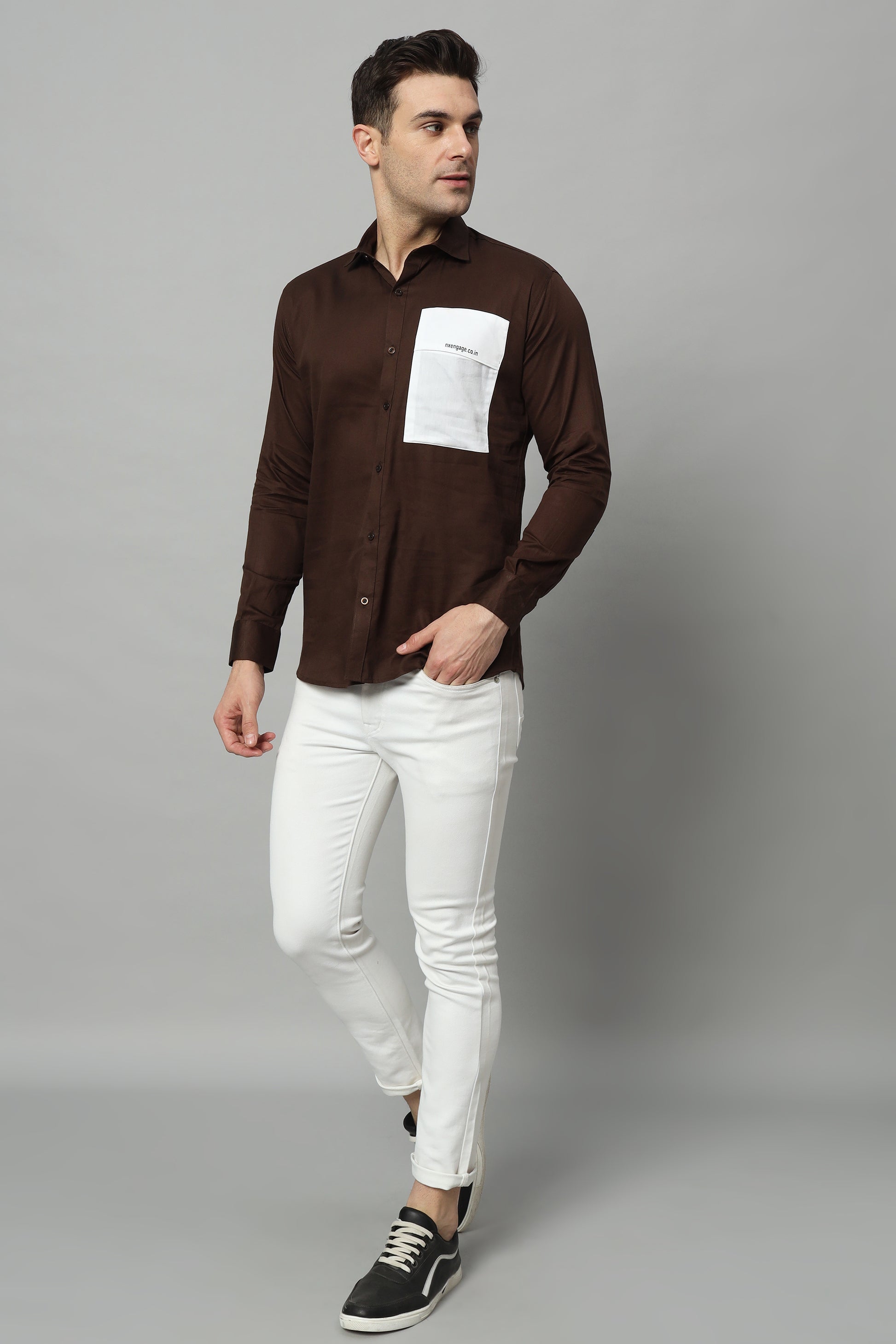 SIDE PATCH POCKET BROWN SHIRT