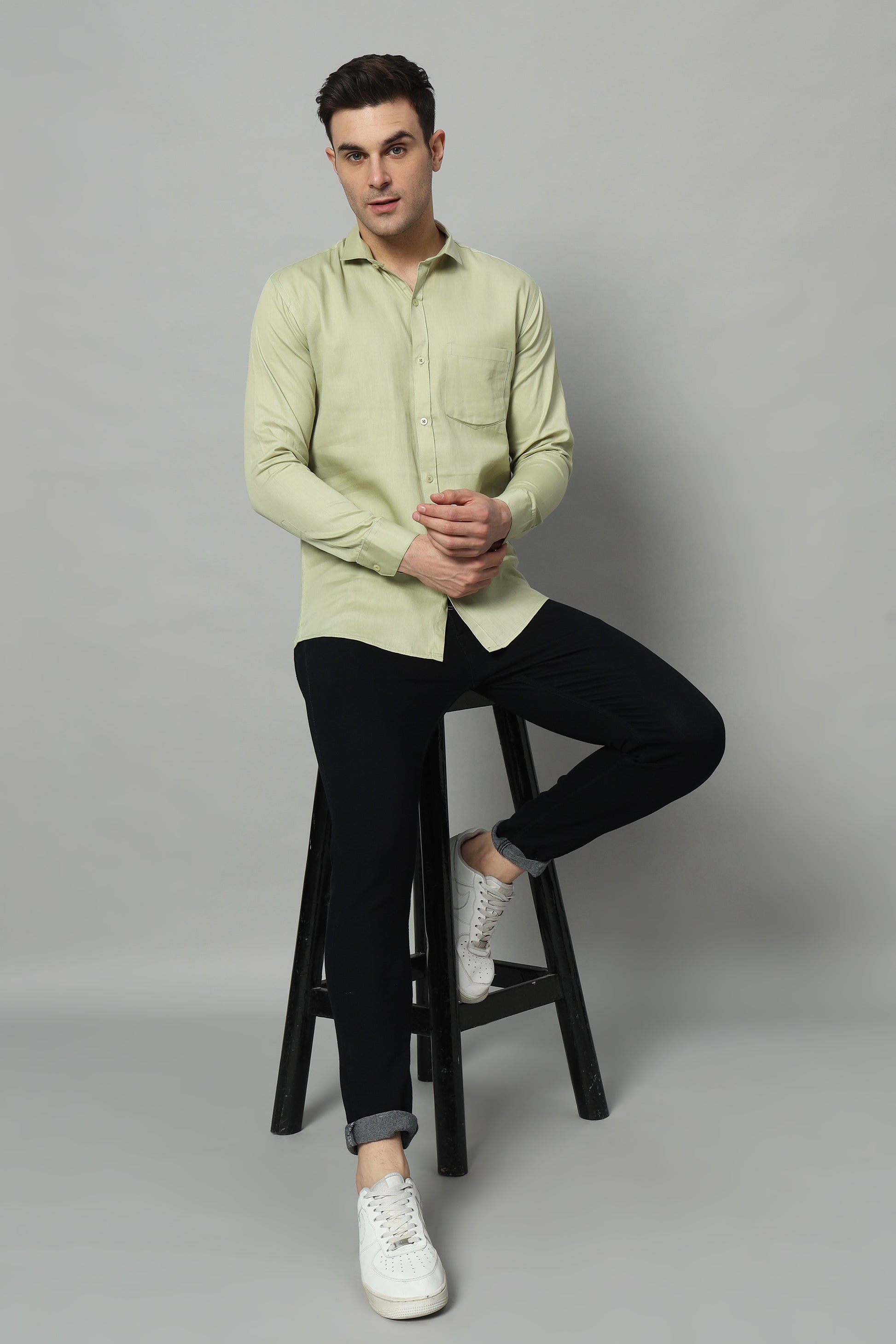 Timeless Tailored | Solid Colored Cotton Shirt | BREATHABLE & COMFY