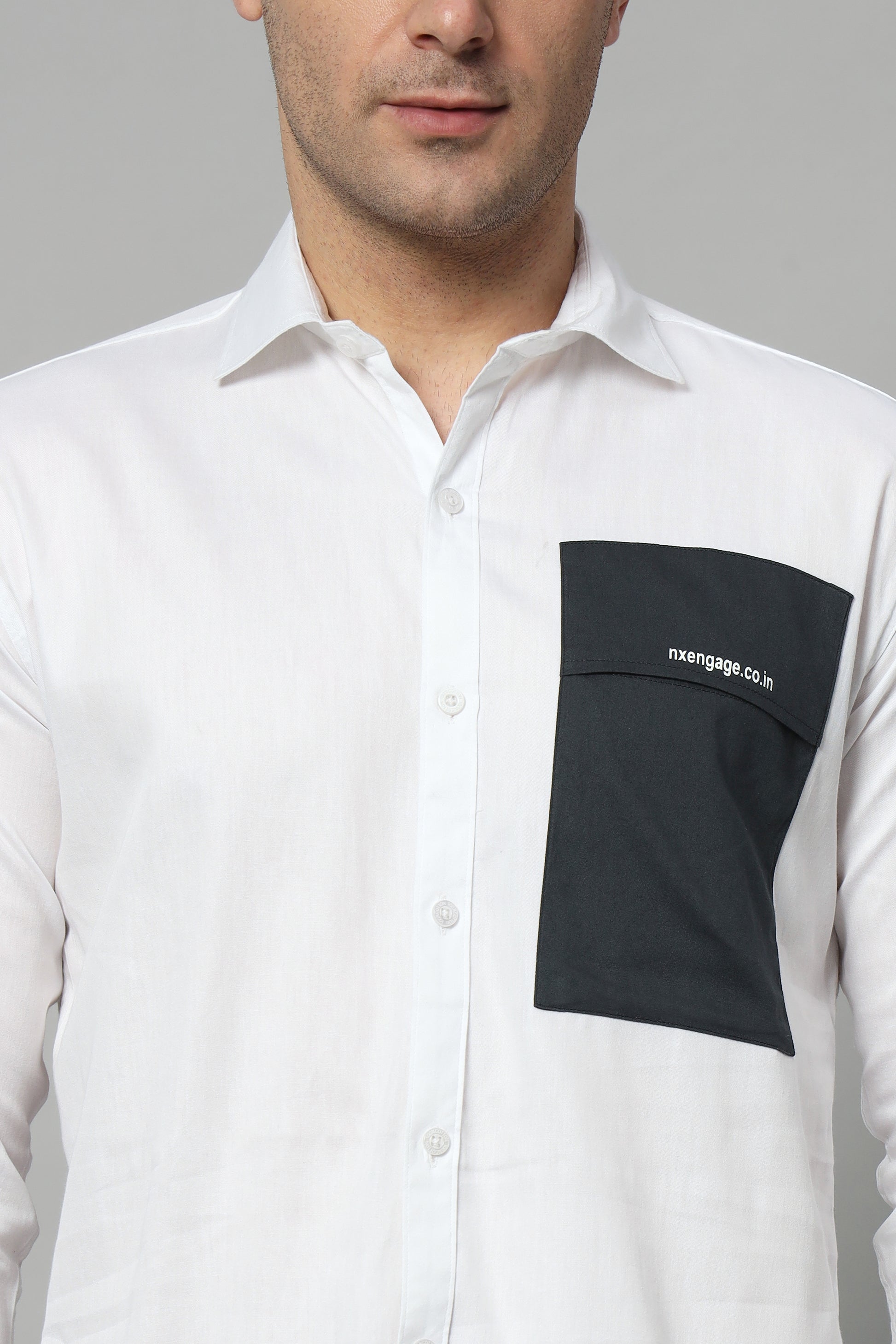 SIDE PATCH POCKET WHITE SHIRT