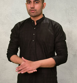 BLACK SELF DESIGN KURTA